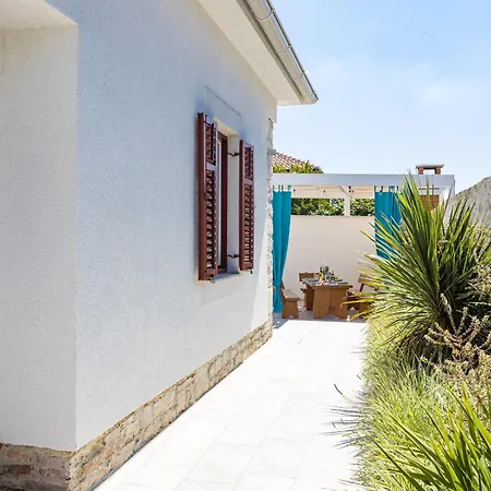 Villa Stone Paradise *